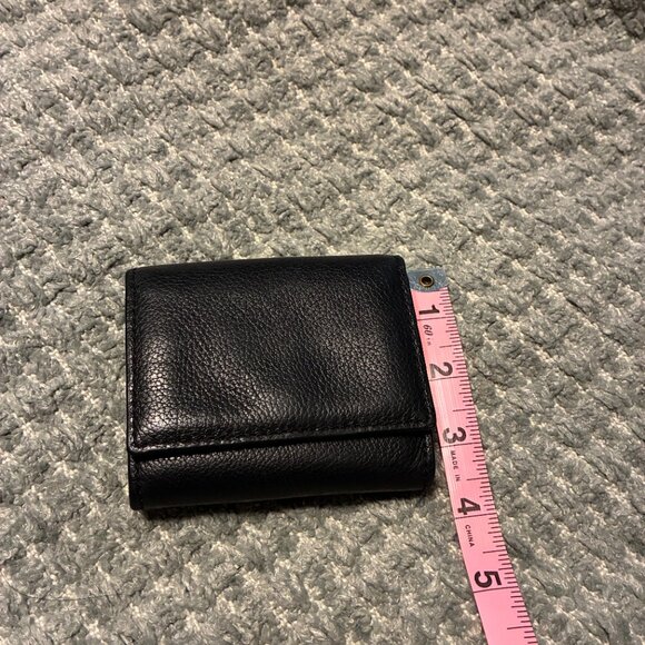 Fossil Brand Small Flap Wallet - Picture 4 of 5